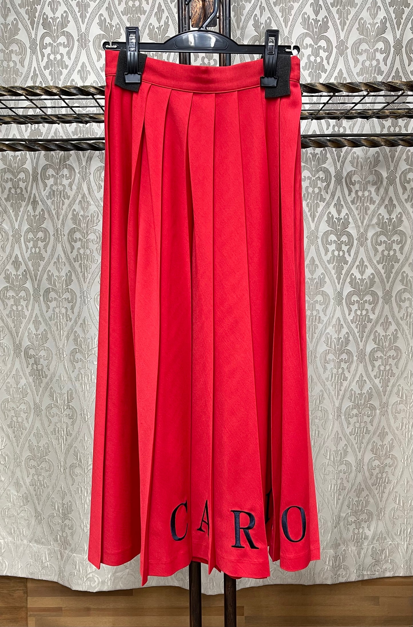 DOS DIOSASプリーツ刺繍スカート