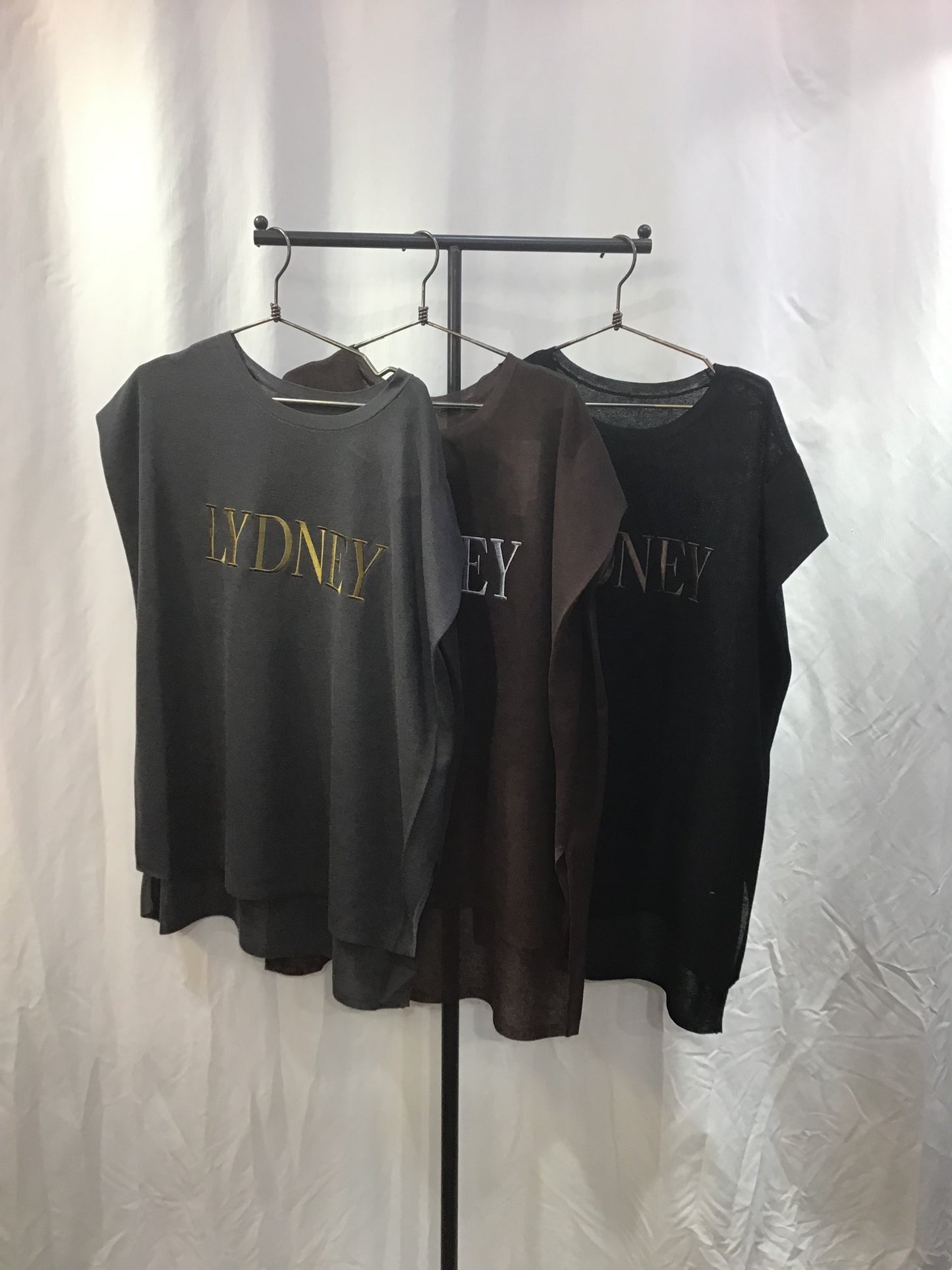 ☆CLOCHE シアーニットロゴTOPS