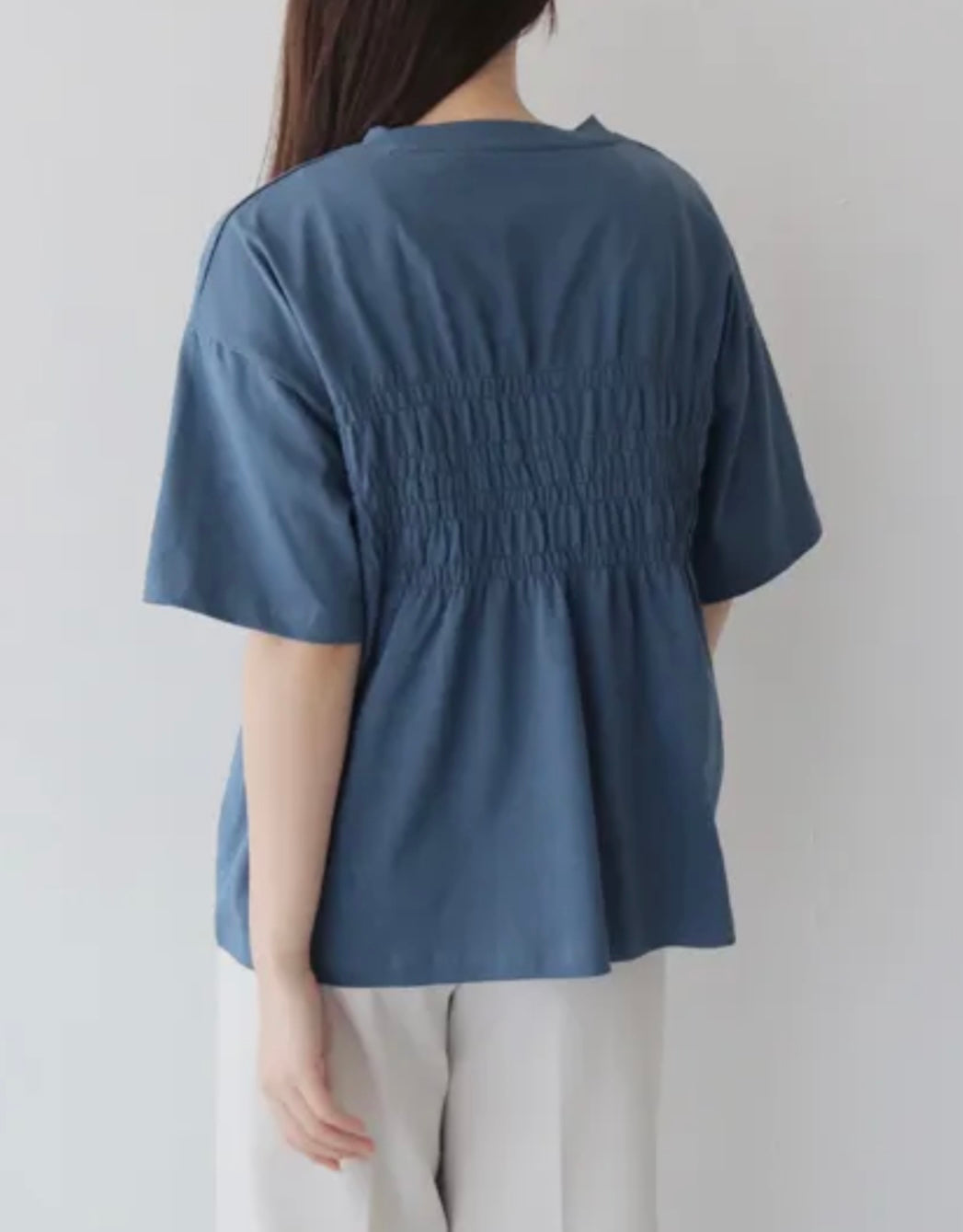 vingtrois シャーリングロゴTシャツ