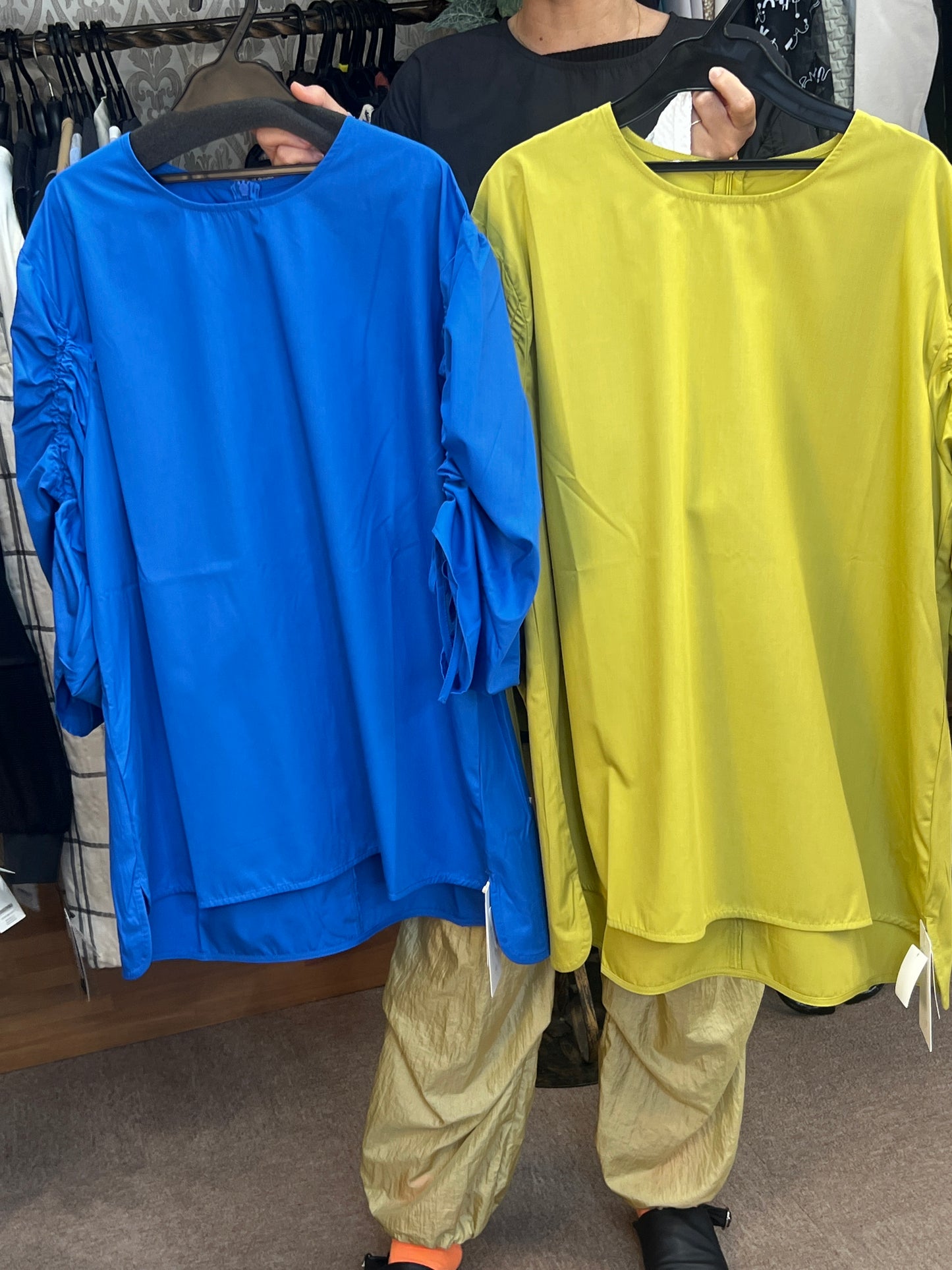 袖シャーリングシャツ