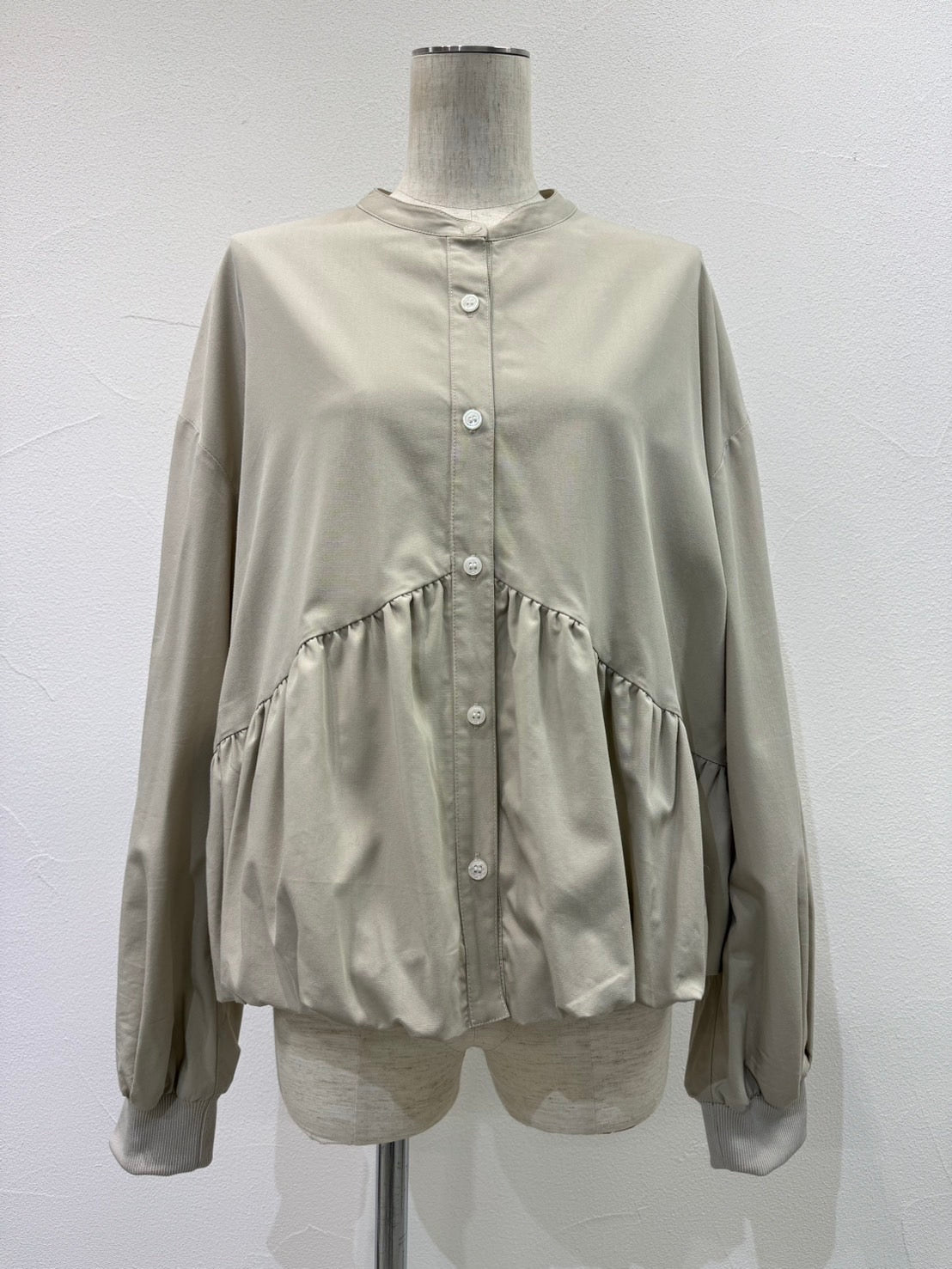 ☆予約CYANギャザーバルーンシャツ【即日決済で次から使える10％還元クーポンもらえます】