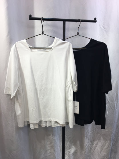 ☆CYAN スクエアネックバックギャザーtops