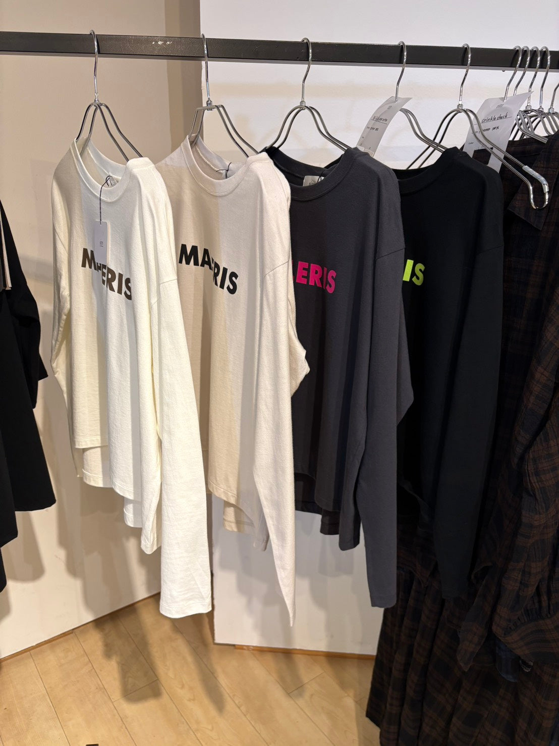 予約☆Siro　MALERIS　ロゴT【即日決済で次から使える10％還元クーポンもらえます】