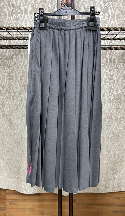 DOS DIOSASプリーツ刺繍スカート