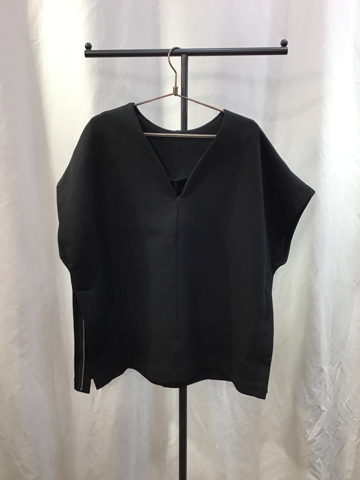 ☆CLOCHEVネックポンチベスト