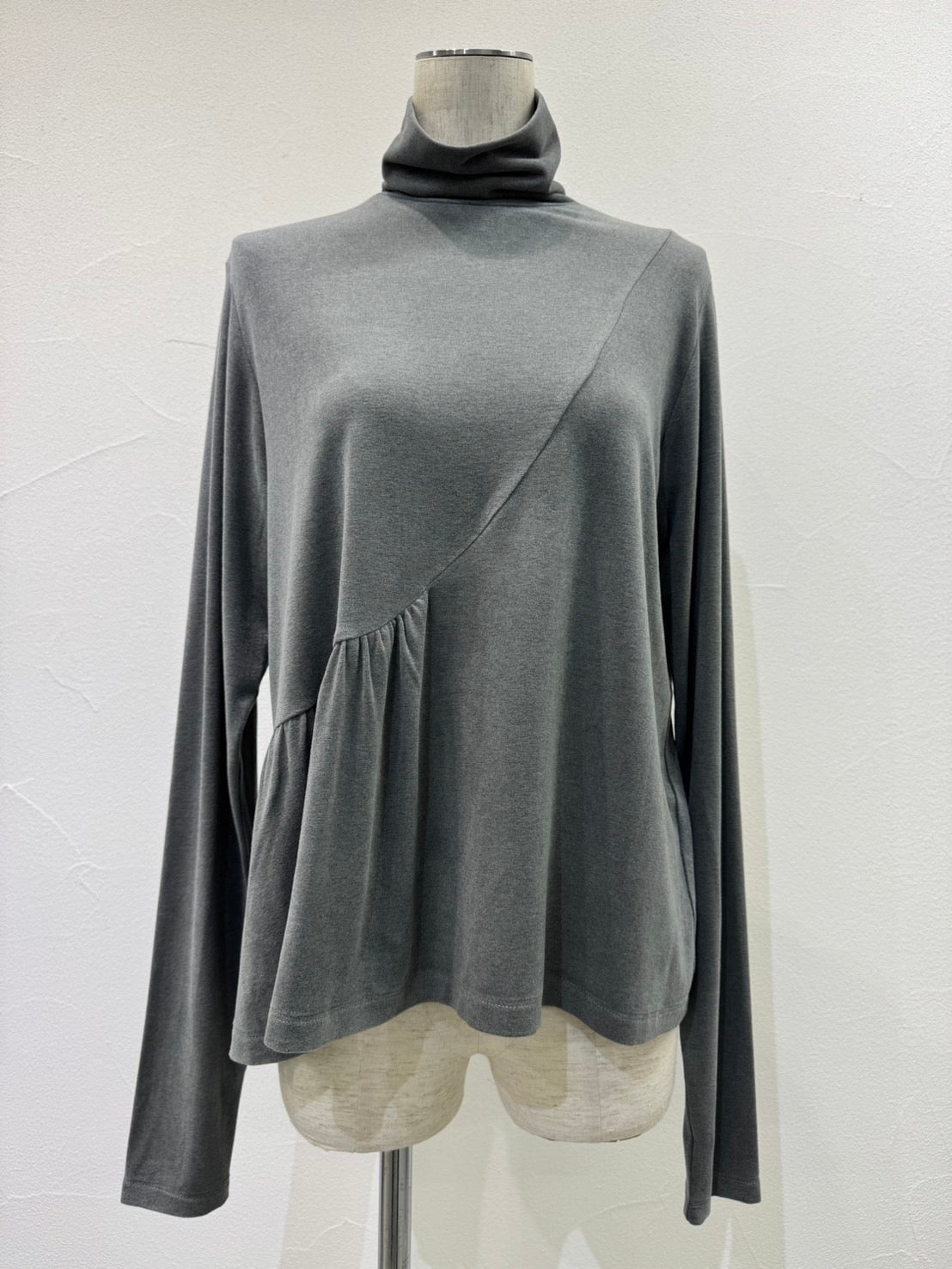 ☆予約CYANアシメギャザーウォームタートル【即日決済で次から使える10％還元クーポンもらえます】