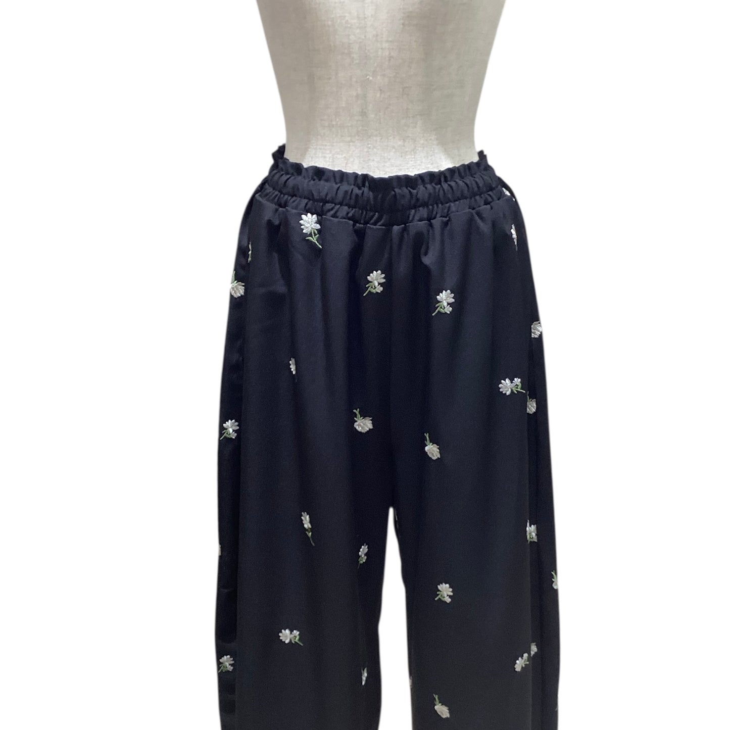 ◎小花柄刺繍コクーンイージーPT