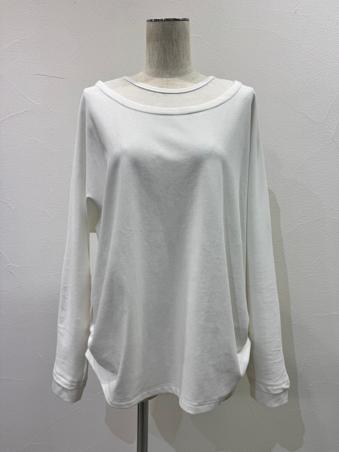 ☆予約CYANレイヤーネックドルマンtops【即日決済で次から使える10％還元クーポンもらえます】