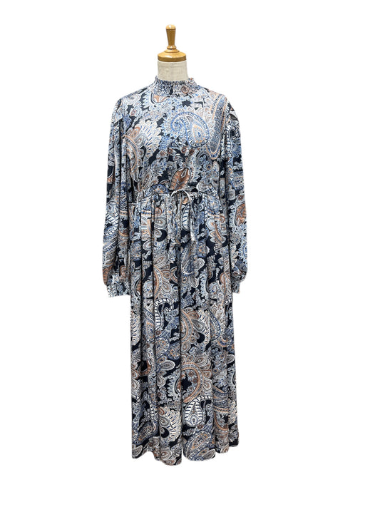 ペイズリー柄サテンワンピース