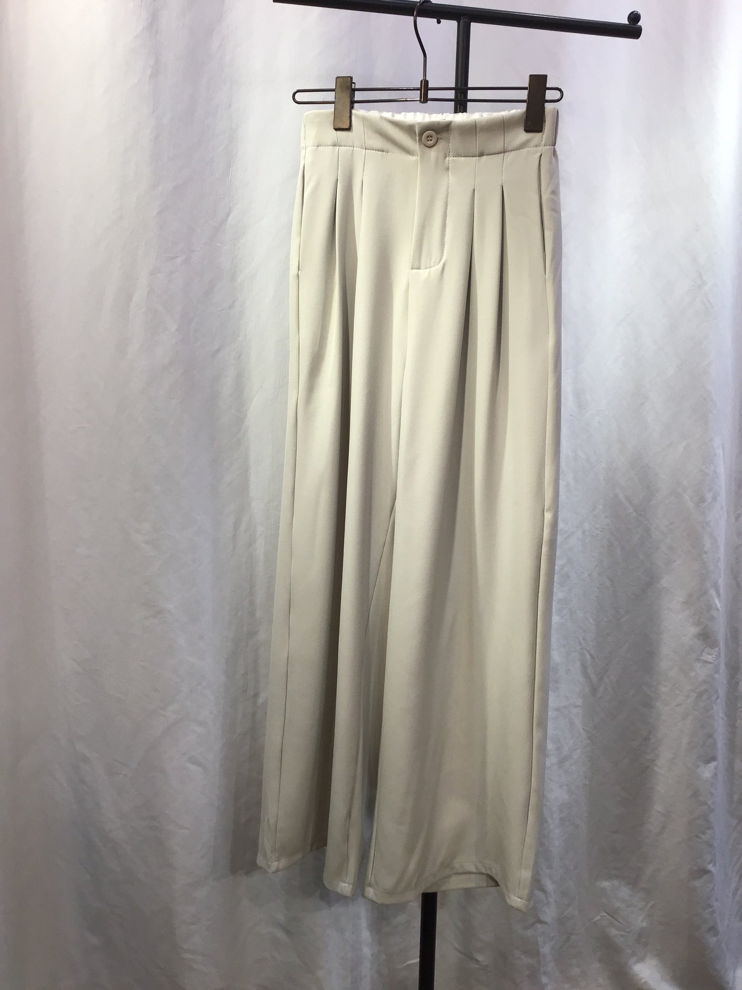 ☆タックパンツ