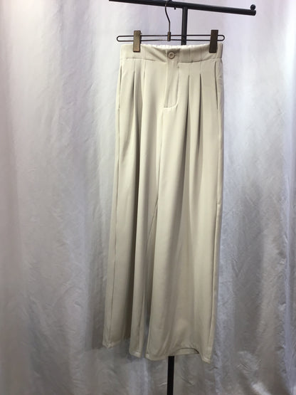 ☆タックパンツ