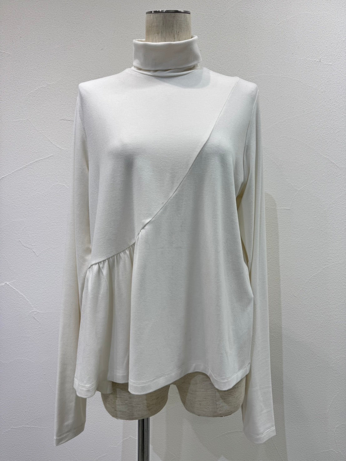 ☆予約CYANアシメギャザーウォームタートル【即日決済で次から使える10％還元クーポンもらえます】