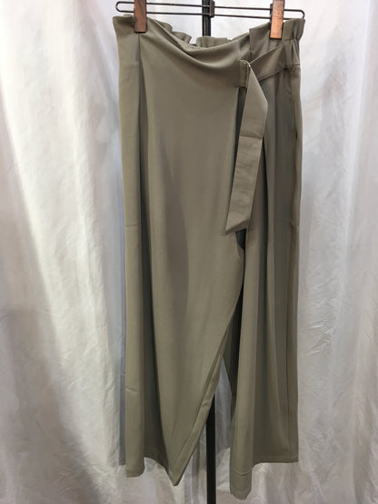 ☆アシメラップパンツ