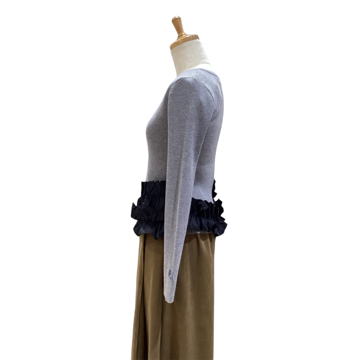 ◎【再入荷】Eimee Law ギャザーフリルヘムリブニットカーデ