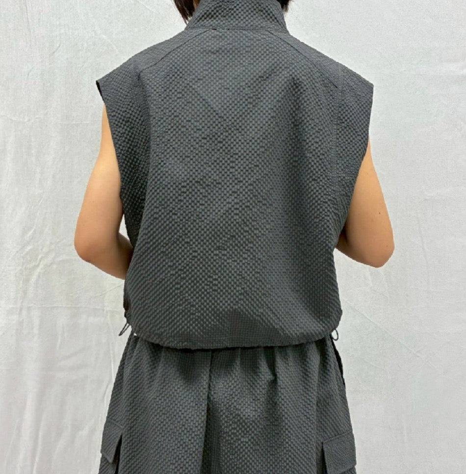 ATELIER SIX.エンボスサッカーベスト