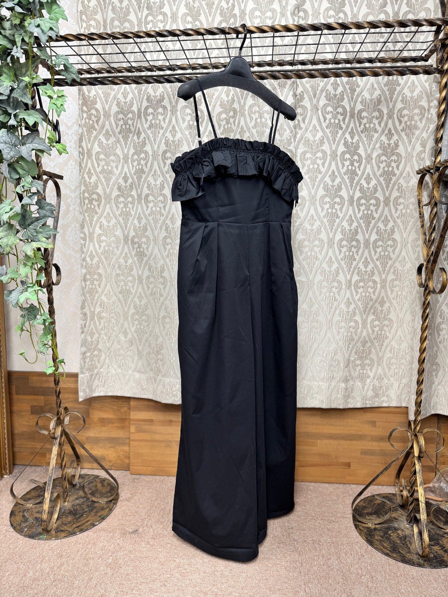 胸フリルサロペット