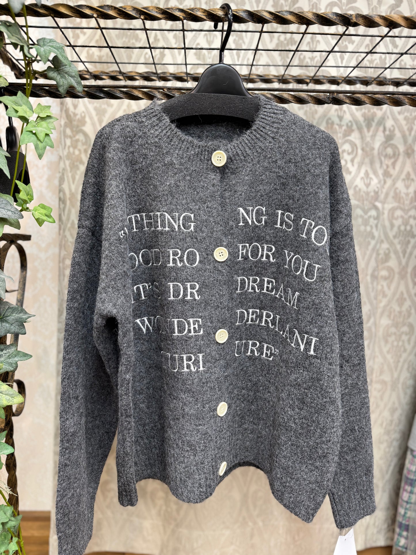 ◎ロゴ刺繍ニットカーディガン