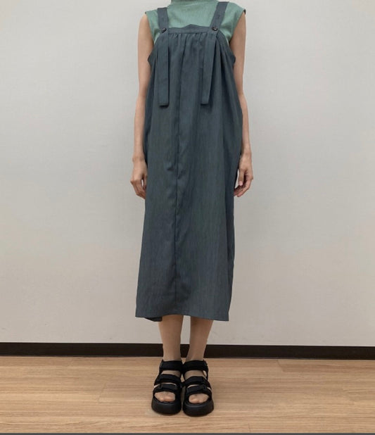 ATELIER SIX. エステルナイロンジャンパースカート