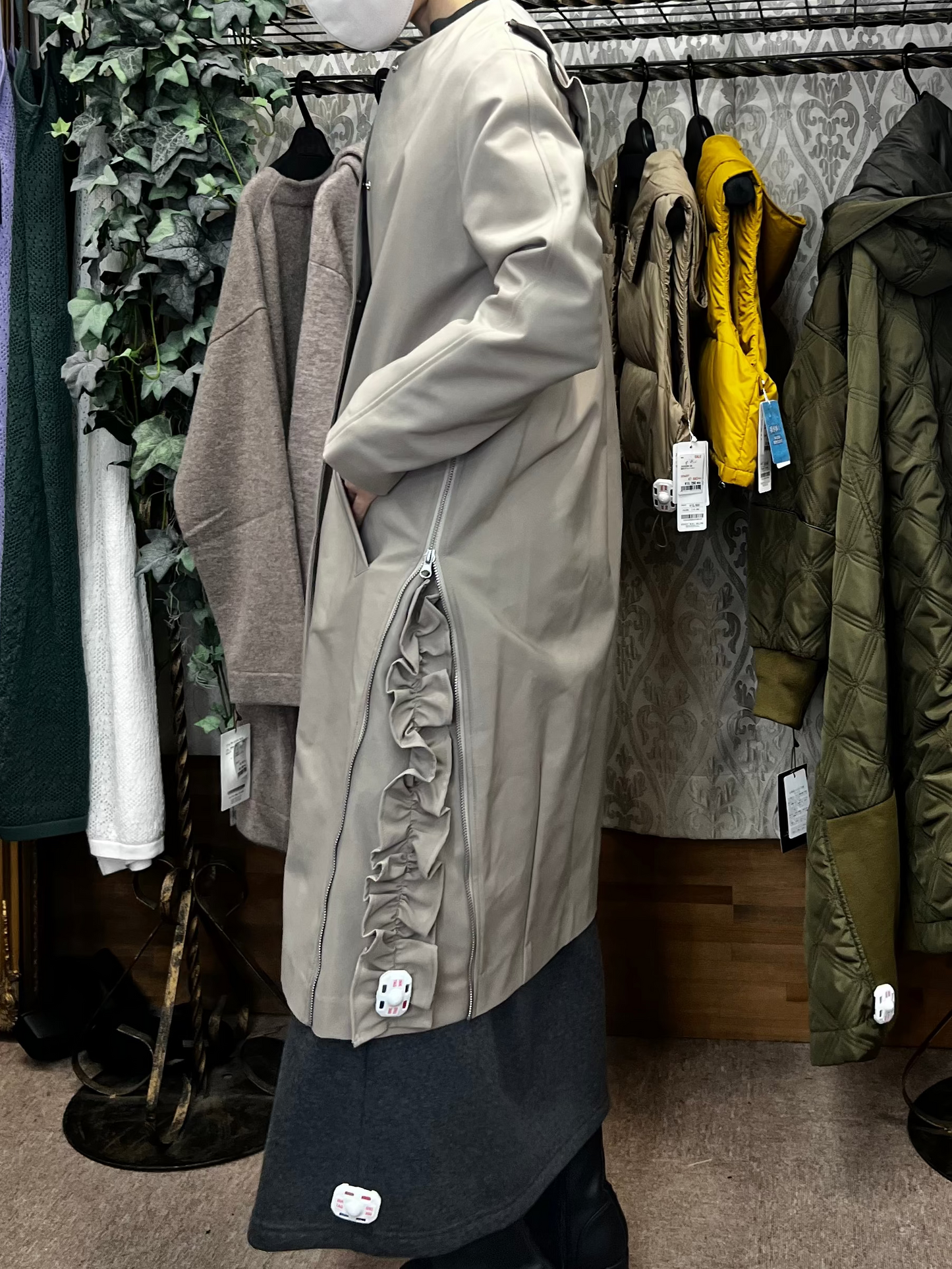 サイドZIPフリルコート