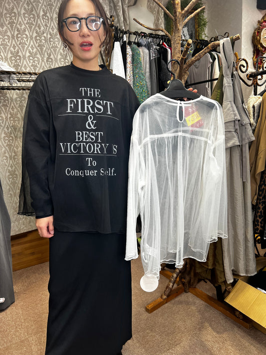 チュールトップス