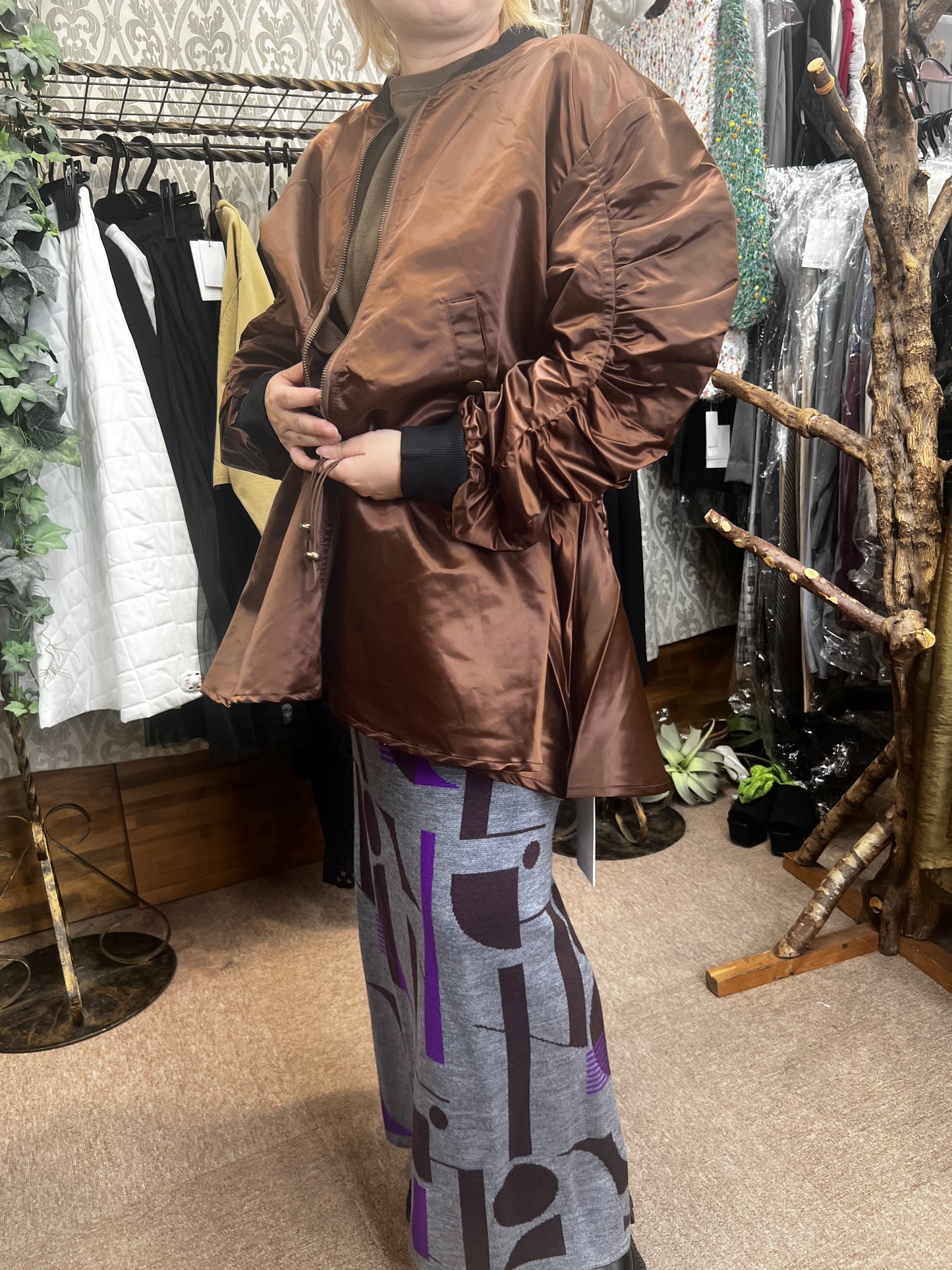 11月6日午前中まで販売　ペプラムMA-1ブルゾン