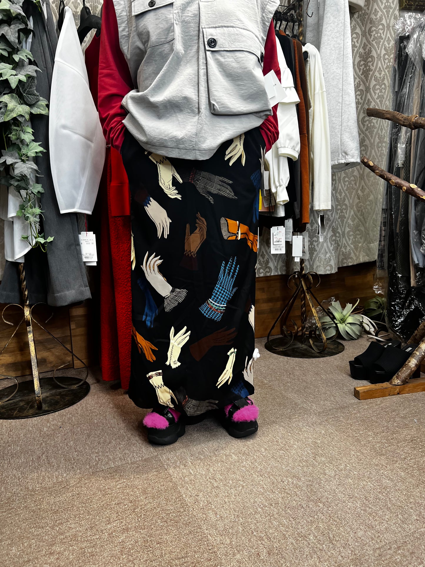 手袋柄タイトスカート