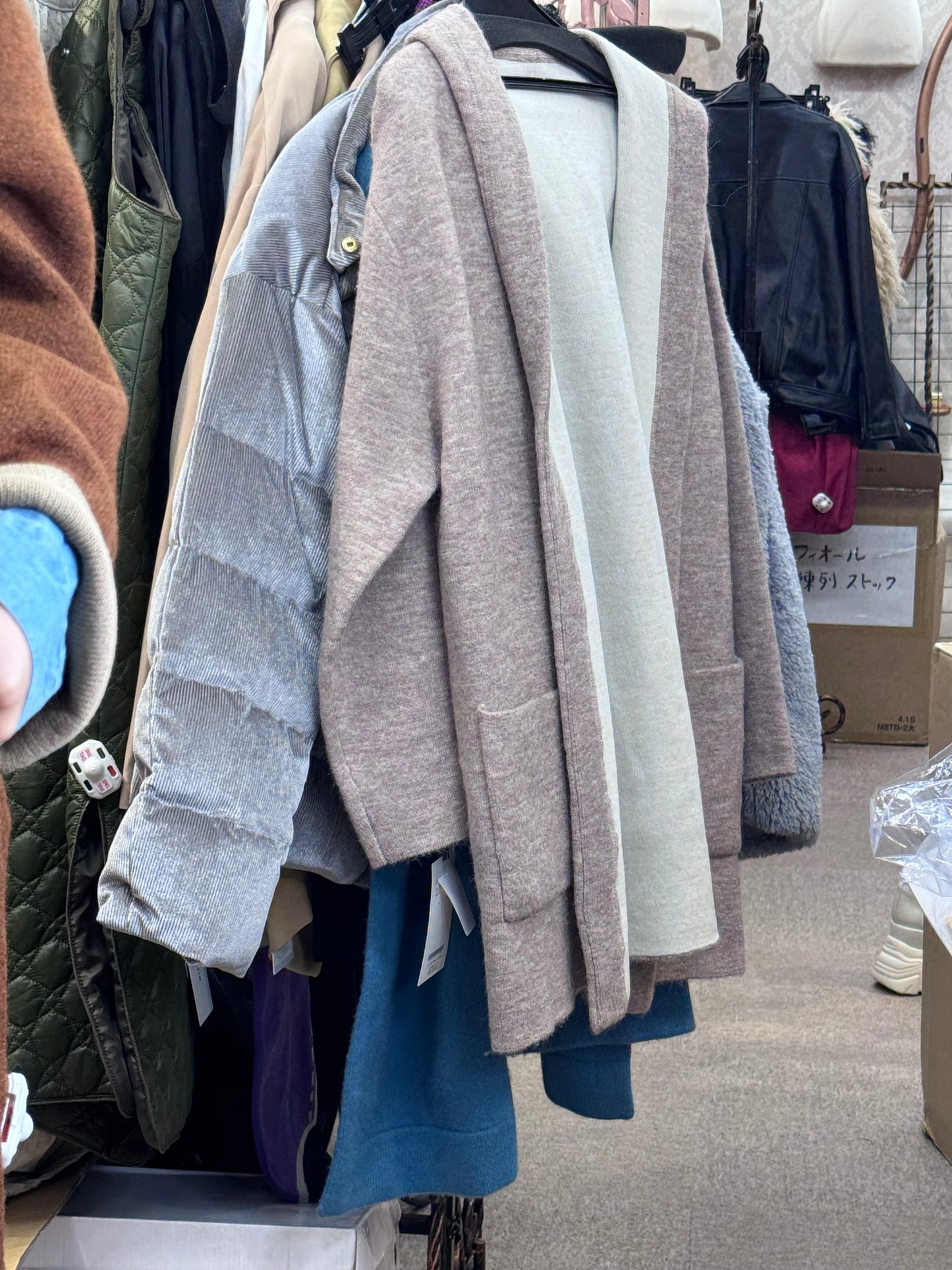 アルパカ入りフードカーディガン