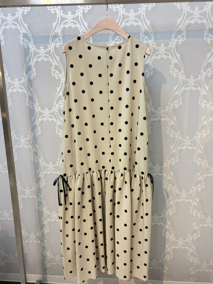 Anna Nicola フロッキードットワンピース